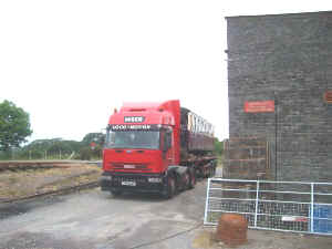 120_AS19-6-09road delivery to Dinas.jpg (47588 bytes)