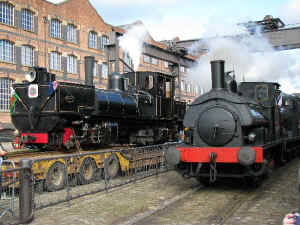 K1_MC15-8-09passing steam train.jpg (78880 bytes)