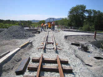 S11_SM23-7-08LC114A  tamping crossing S.jpg (82803 bytes)