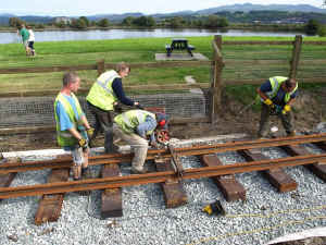 S14_AT20-9-08tracklaying N of LC125.jpg (88505 bytes)