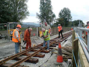 S14_MC14-9-08LC124 S tracklaying.jpg (79547 bytes)